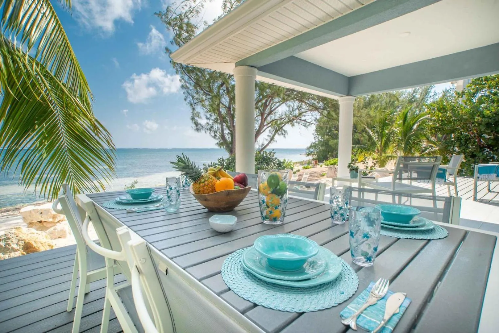 Blue Moon - A Diver'S Paradise In East End Next Door To Ocean Frontiers, Beach Cottage With Upgraded Interiors Gun Bay